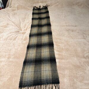 Scarf gray black brown plaid fringe no brand or material tag academic